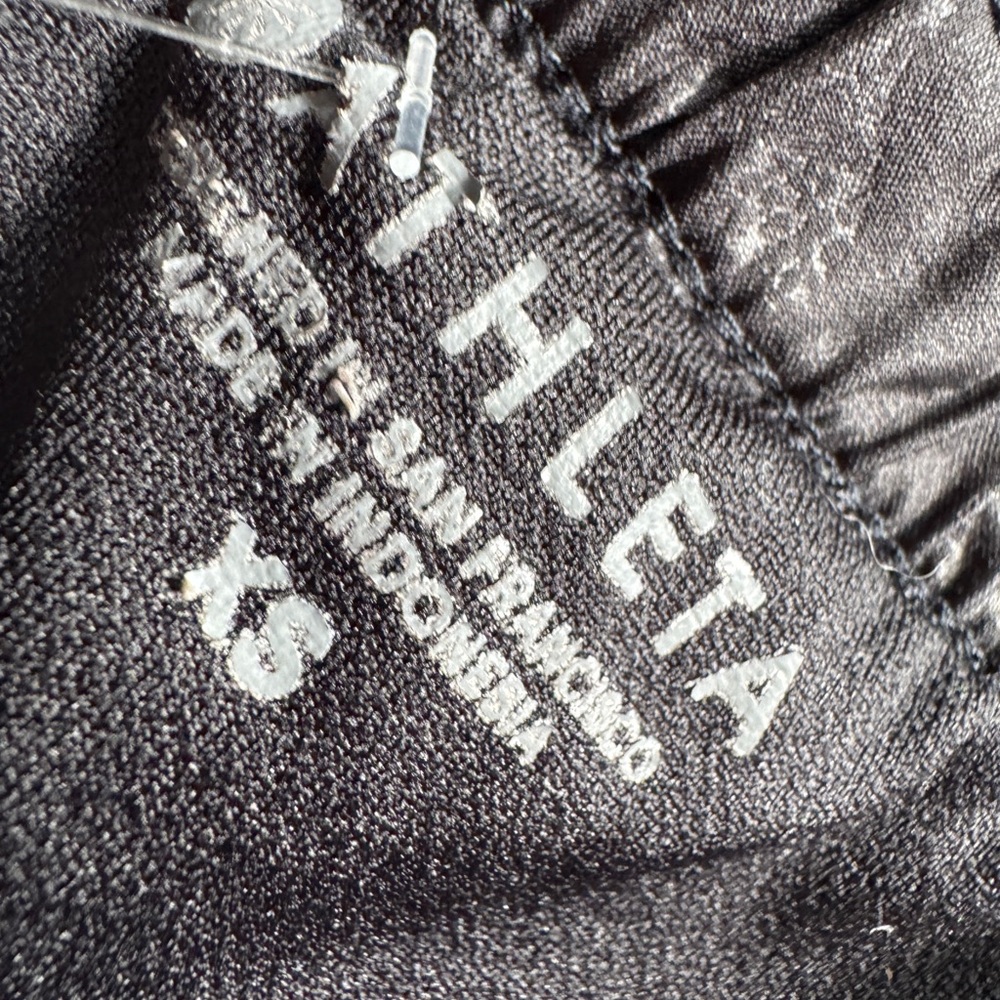 Athleta-Run Racer Camo Shorts ~ Black XS - Picture 3 of 3